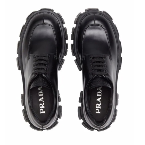 Prada Monolith brushed leather black lace-up dress shoes with lug sole - Picture 2 of 12